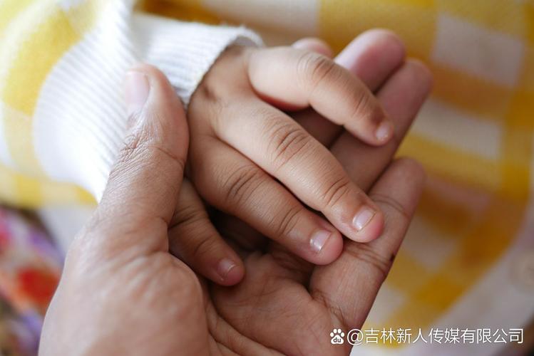 咬牙齿手指影响孩子智力吗_孩子咬手指影响牙齿吗_咬牙齿手指影响孩子发育吗