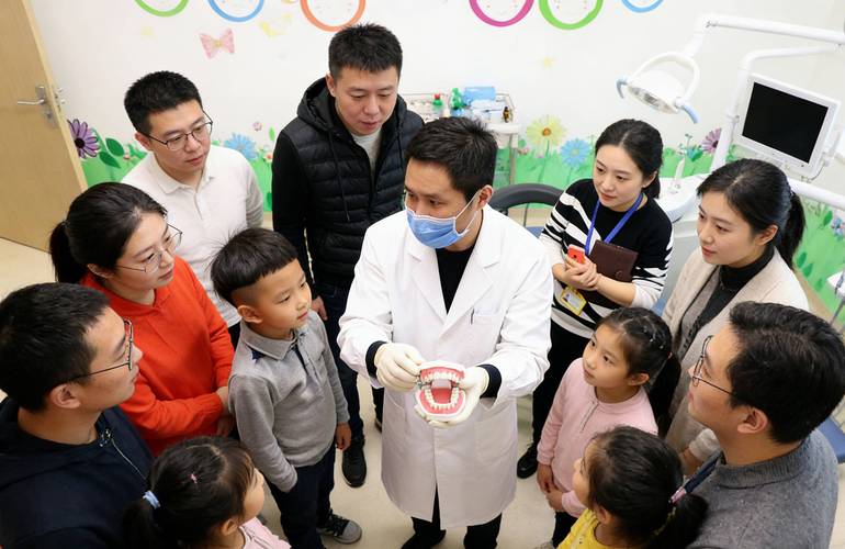 口腔医院儿牙科_牙科口腔儿童医院_儿童医院口腔