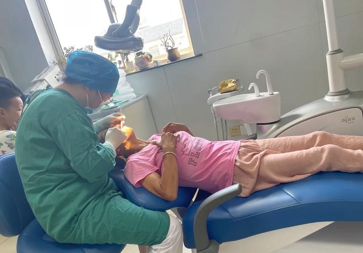 看口臭去口腔科还是消化科？一张表讲清到底该挂哪个号