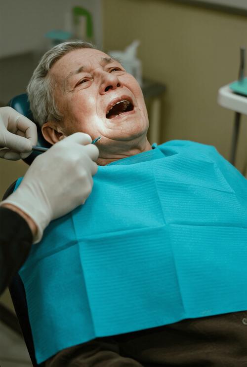 60岁种植牙真实经历分享 老年人骨头条件差也能种